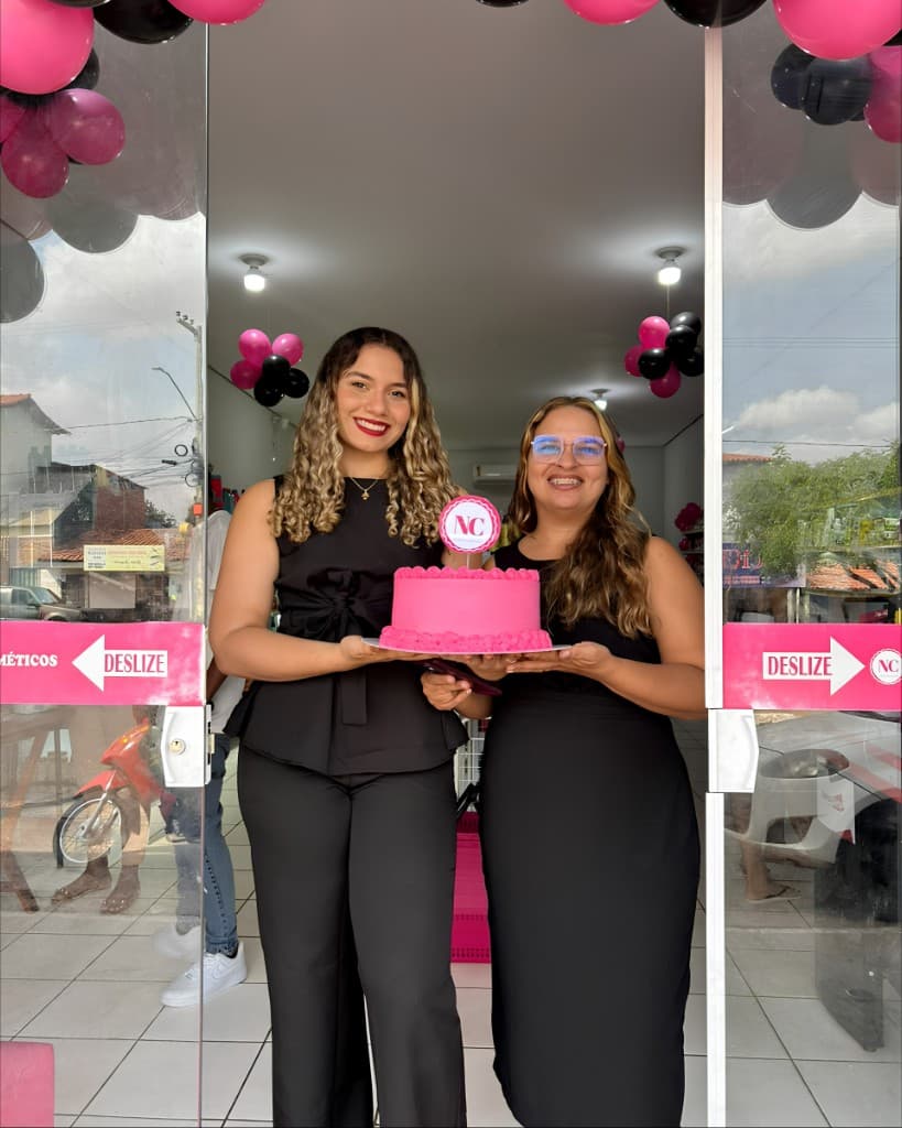Neude e Valentina, proprietárias da Neude Cosméticos